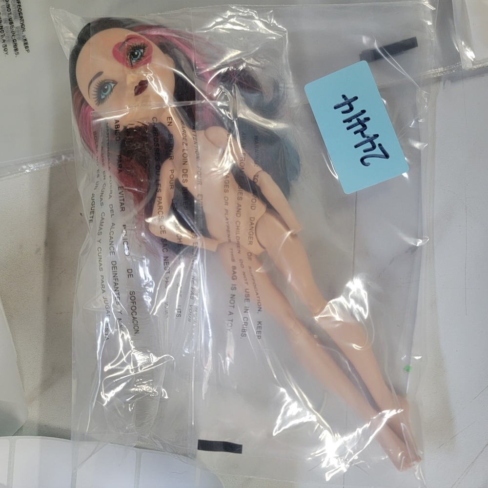 Mattel Ever After High Lizzie Hearts Fashion Doll nude - Picture 7 of 9